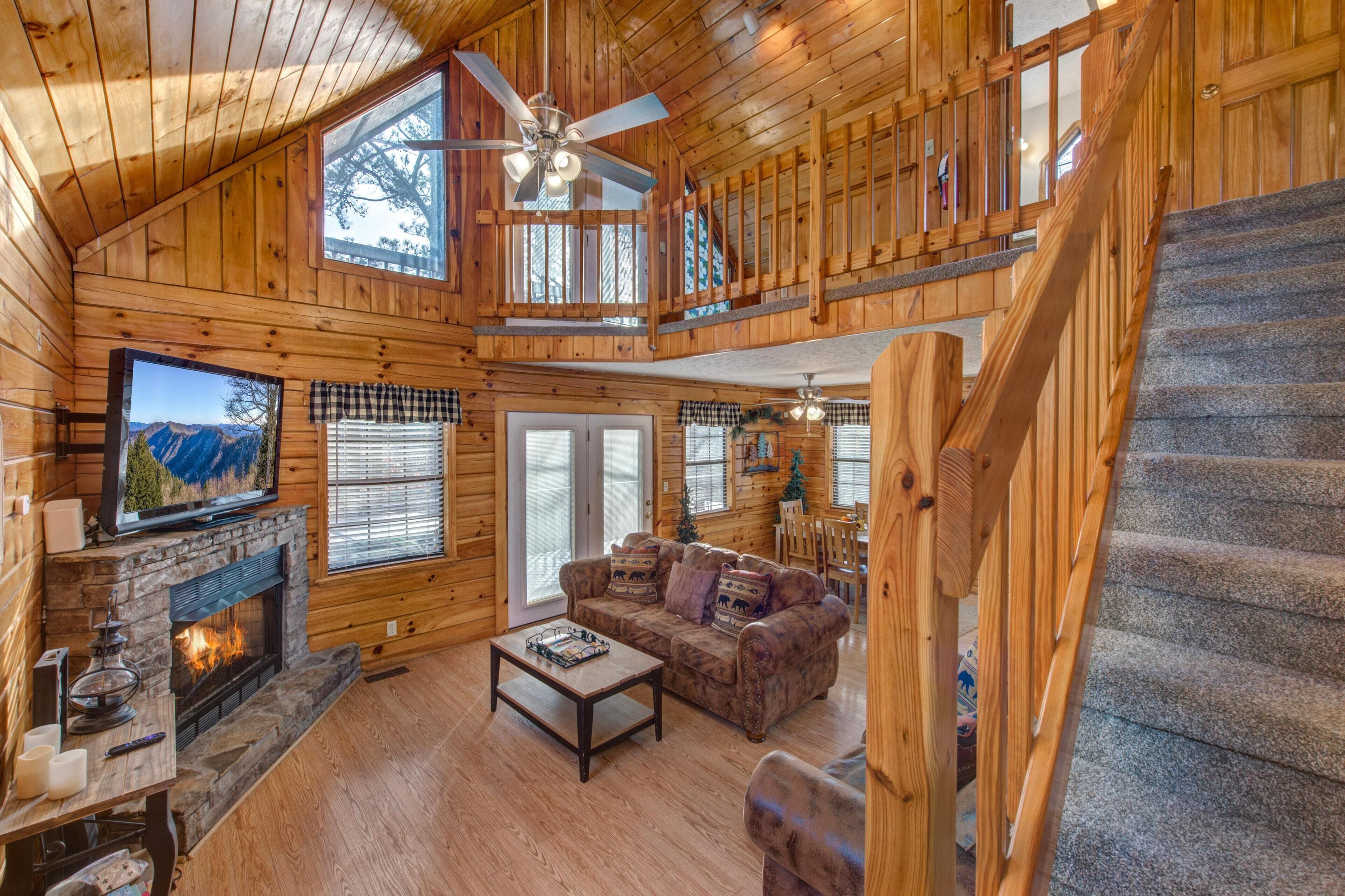 House, Multiple Beds (Lil Smoky Mountain Retreat) | Living area