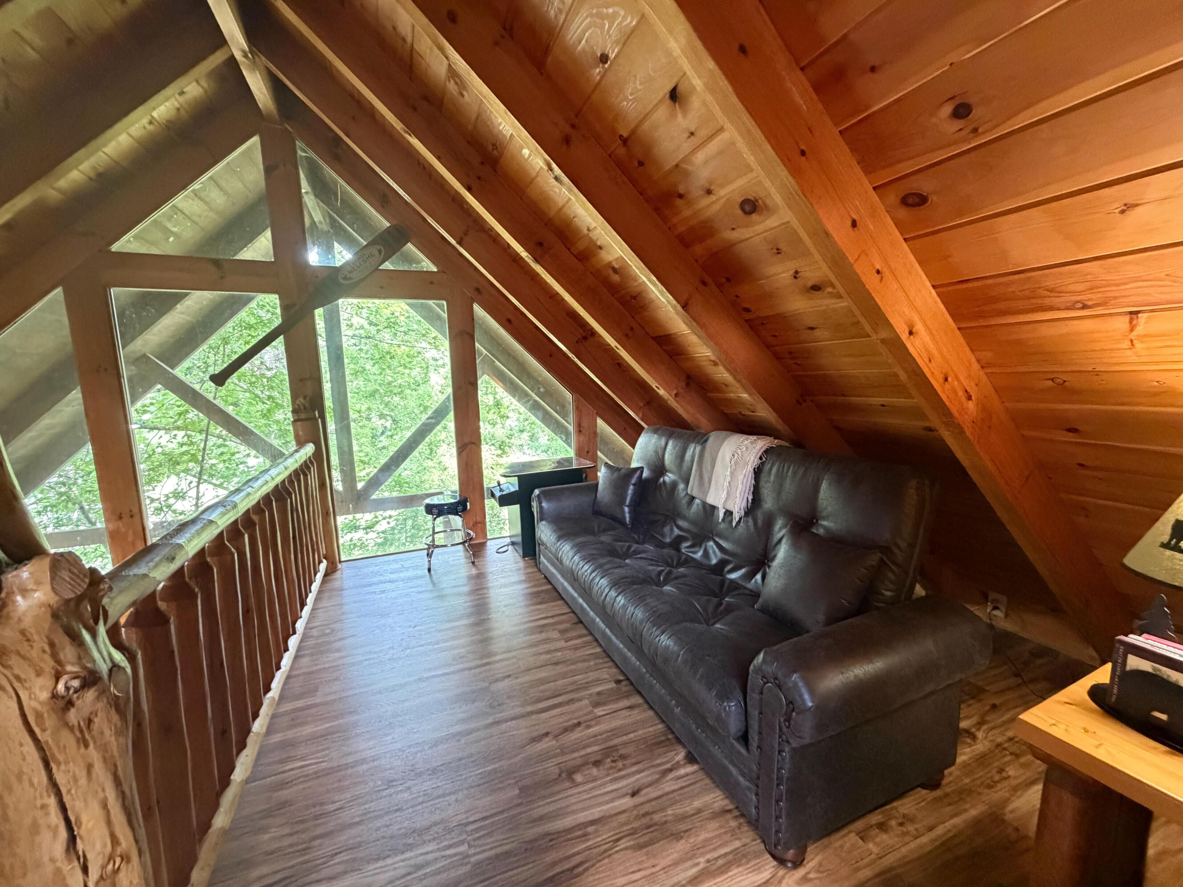 House, Multiple Beds (Gods Grace) | Living area