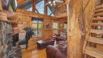 House, Multiple Beds (Gods Grace) | Living area