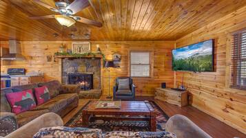 House, Multiple Beds (Country Cabin in the City) | Living area