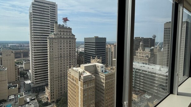 A high-rise building with a view of a cityscape through large windows. - Cozy 1-bedroom apartment in amazing Downtown Dallas sleeps 4 (Dallas)