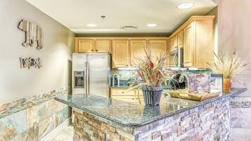 Condo, Multiple Beds (Baskins Creek 201) | Private kitchen