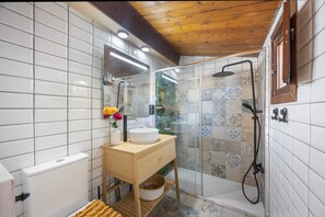 Shower, towels