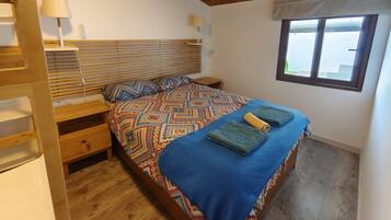 2 bedrooms, WiFi, bed sheets