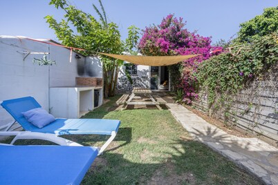 Casa Oasis with Private Garden in El Palmar, 5 Minutes from the Beach