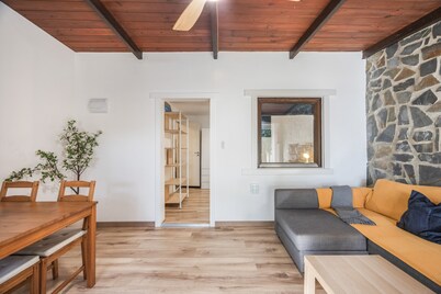 Casa Oasis with Private Garden in El Palmar, 5 Minutes from the Beach
