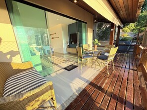 Outdoor dining - Vrbo Property (Armação dos Búzios)