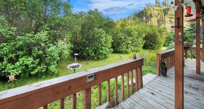 Sharilynn @ BarBEarl Ranch - 66 private acres with hot tub and private pond