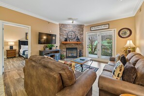 Apartment, Mehrere Betten (Baskins Creek 211) | Wohnbereich