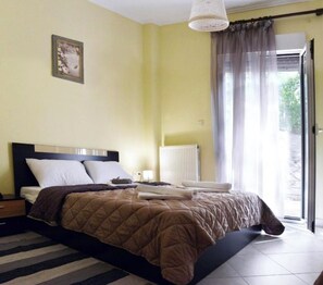 Unclassified image, 4 of 12, button - Thesshouse Pefka FK (Thessaloniki)
