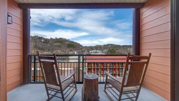 Condo, Multiple Beds (Baskins Creek 301) | Property grounds