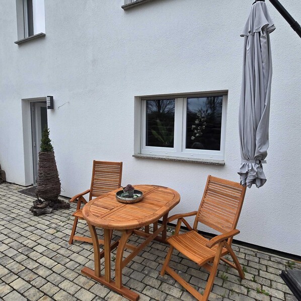 Outdoor dining - Vrbo Property (Satteldorf)
