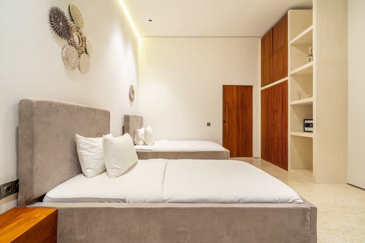 Egyptian cotton sheets, premium bedding, in-room safe