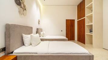 Egyptian cotton sheets, premium bedding, in-room safe