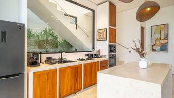 Luxury-Villa, 3 Schlafzimmer, eigener Pool, Meerblick | Eigene Küche | Wasserkocher mit Kaffee-/Teezubehör, Wasserkocher, Toaster, Mixer