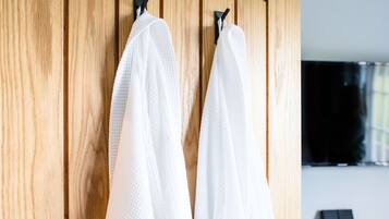 Deluxe Double Room, Garden View | Bathroom