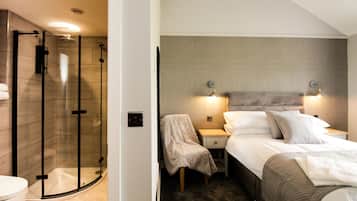 Deluxe Double Room, Garden View | Desk, laptop workspace, iron/ironing board, free WiFi