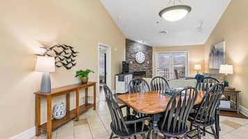 Bloc d'apartaments, diversos llits (Baskins Creek 407) | Servei de restauració