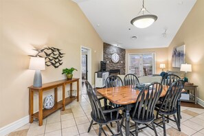 Bloc d'apartaments, diversos llits (Baskins Creek 407) | Servei de restauració