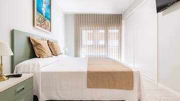 WiFi, bed sheets