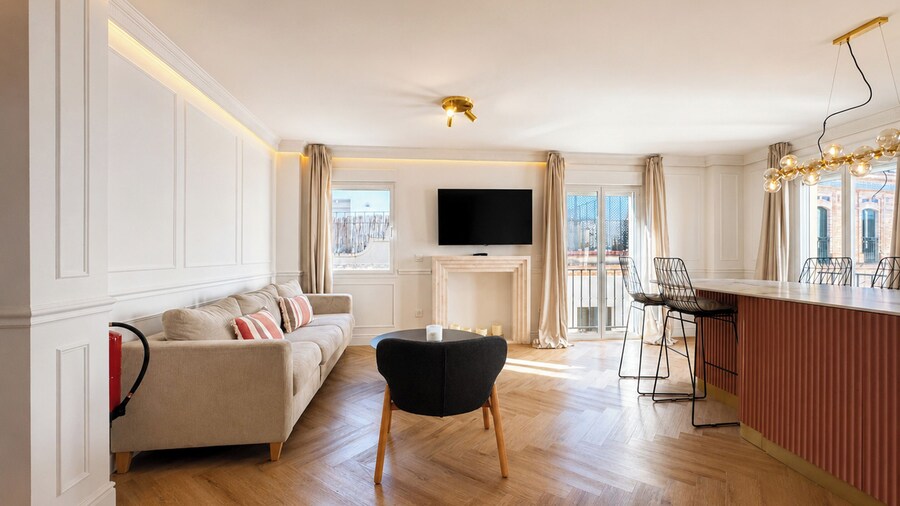 Refined Apartment in Sevilles Historic Centre. General Castaños