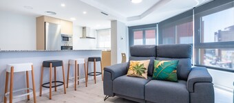 Appartamento 'Golden Sky 2ª' con terrazza condivisa, Wi-Fi e aria condizionata