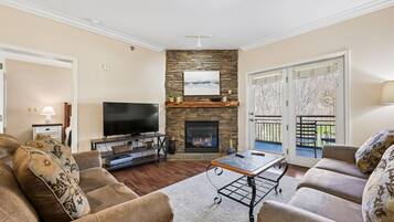 Condo, Multiple Beds (Baskins Creek 411) | Living area