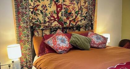 Cottage - Sleeps 3 - Parking - Garden - Lake Side