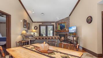 Condo, Multiple Beds (Baskins Creek 510) | Interior