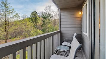 Condo, Multiple Beds (Mountain View Memories Unit #2102) | Property grounds
