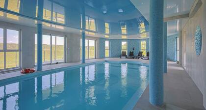 Modern Studio with Terrace | Swimming Pool and Parking