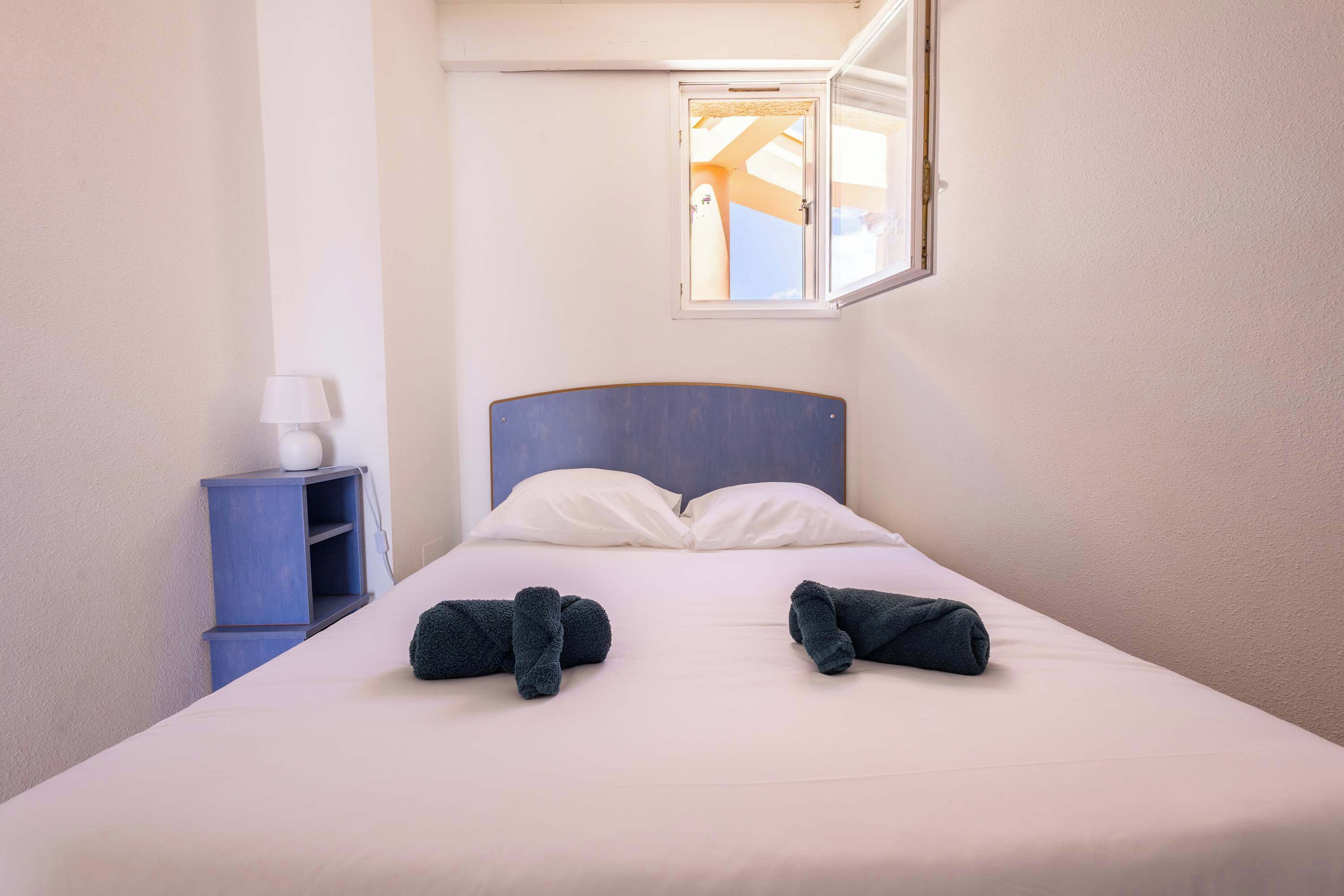 2 Schlafzimmer, Bügeleisen/Bügelbrett, Bettwäsche
