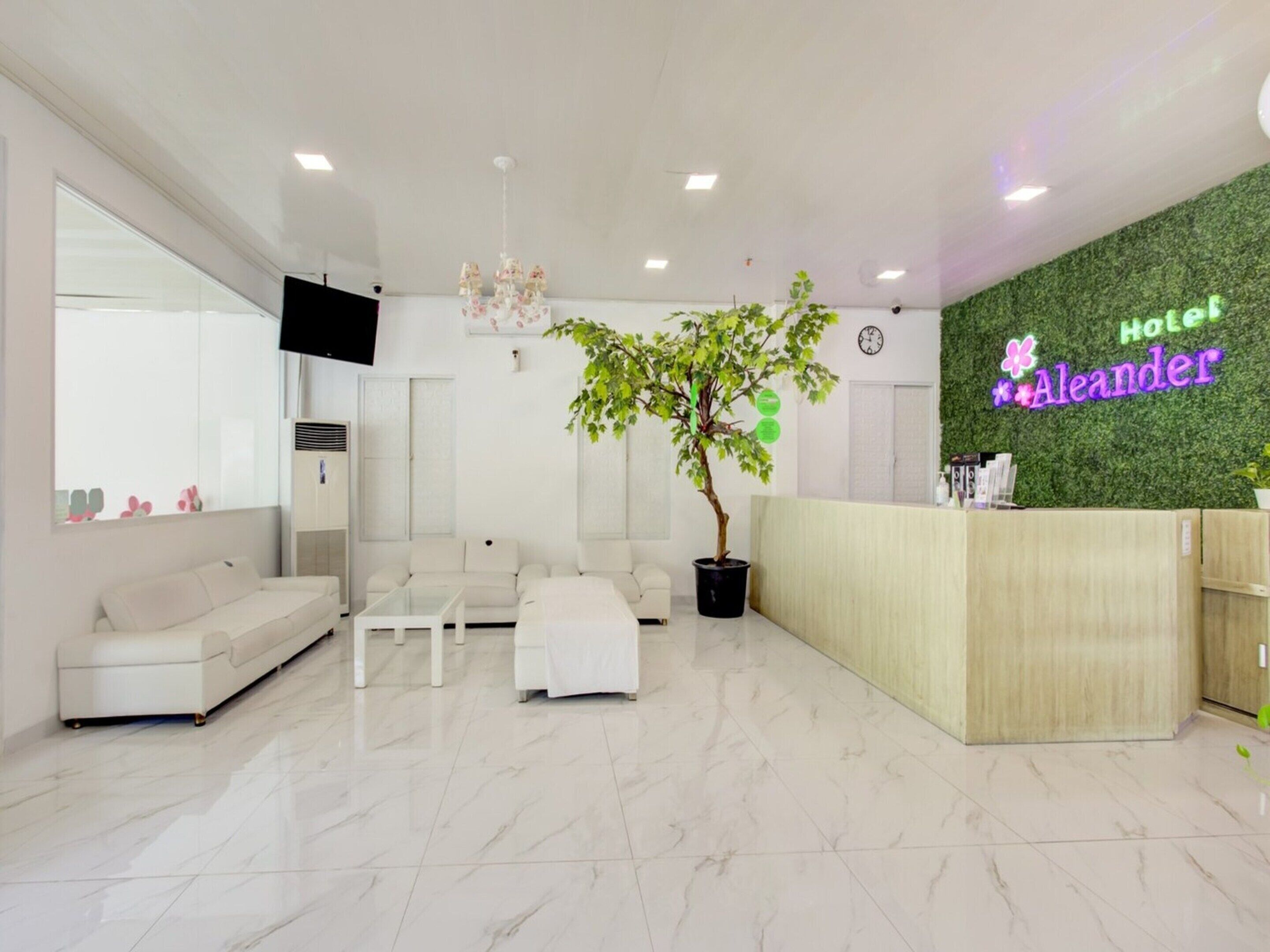 House | Lobby