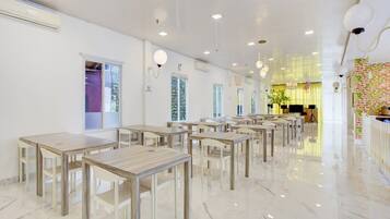 House | Dining