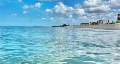 Venice Getaway 3 Bedrooms, private heated pool