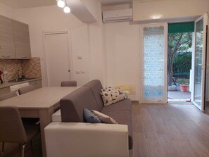 Living area - Vrbo Property (Monterosso al Mare)