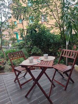 Outdoor dining - Vrbo Property (Monterosso al Mare)