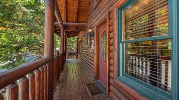 Cabin, Multiple Beds (Crazy Horse) | Exterior detail