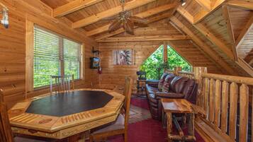 Cabin, Multiple Beds (Crazy Horse) | Dining