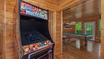 Chalet rustique, Plusieurs lits (New Moon) | Salle de jeux