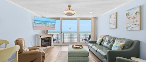 Condo, Multiple Beds (Pelican D-305) | Living area