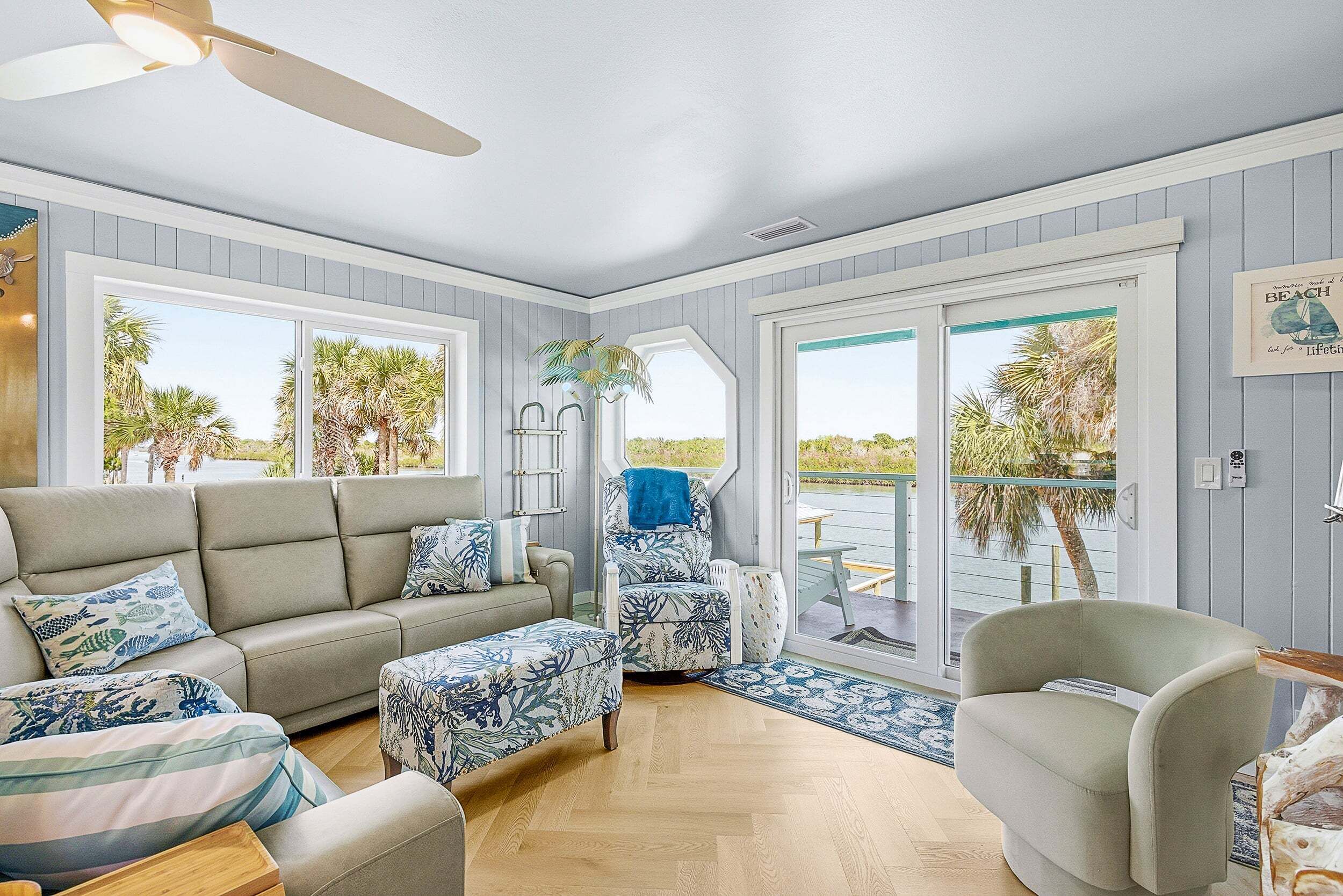 House, Multiple Beds (La De Dah) | Living area