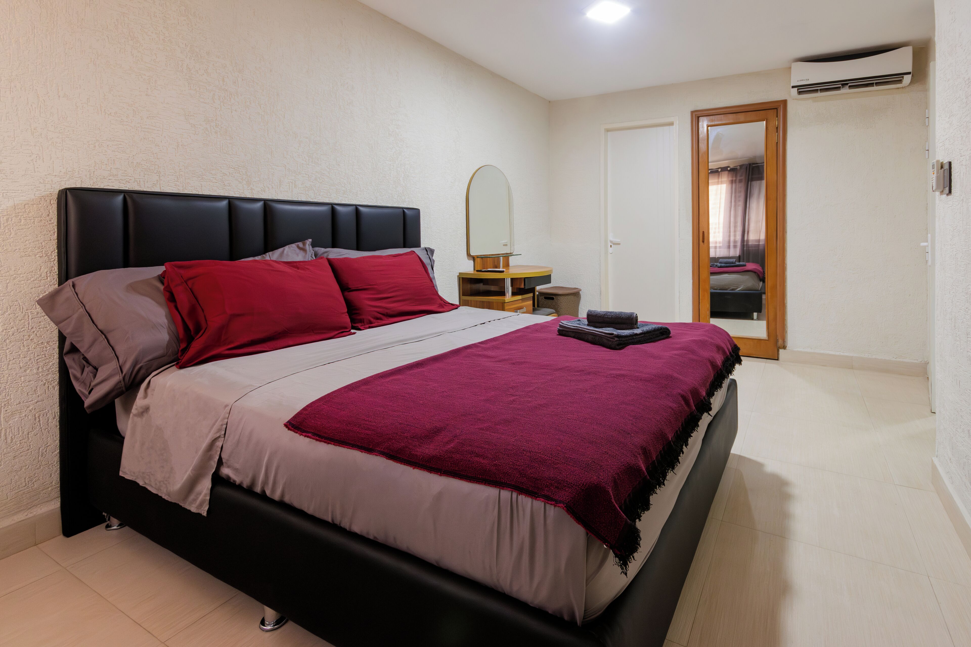1 habitación, tabla de planchar con plancha, wifi y ropa de cama 
