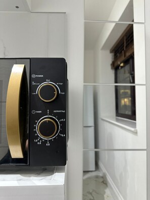 Four à micro-ondes
