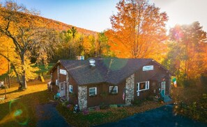Exterior - Jimmy OConnors Windham Mountain Inn (Windham)