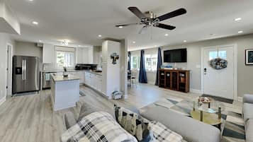 Studio (3 Bedrooms) | Property amenity