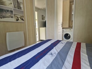 Room - Vrbo Property (Saint-Gilles-Croix-de-Vie)