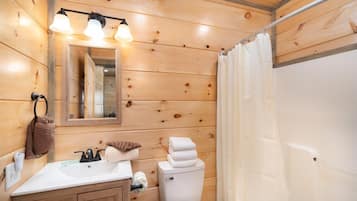 House, 1 King Bed with Sofa bed (Bear Necessity) | Bathroom