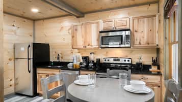 Casa, 1 letto king con divano letto (Bear Necessity) | Cucina privata