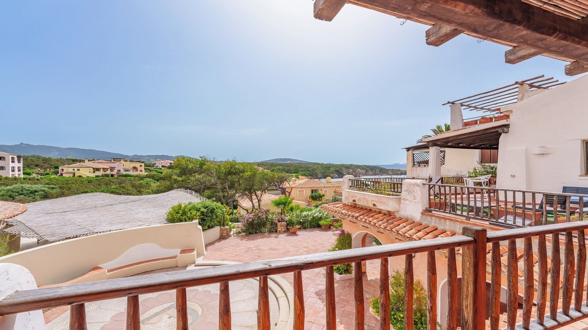Apartamento tradicional, vista parcial para o mar | Terraço/pátio